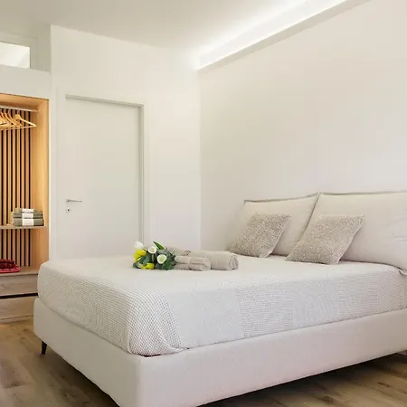 - Boutique In The Center On The *