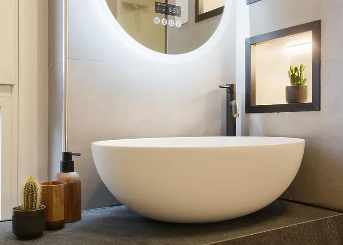 - Boutique In The Center On The *