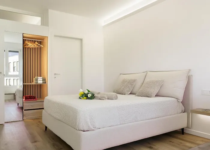 - Boutique In The Center On The *